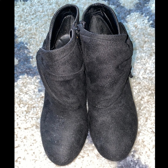 Black Bootie -Bow tie - Picture 2 of 4